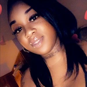 Meet your Posher, Desiree